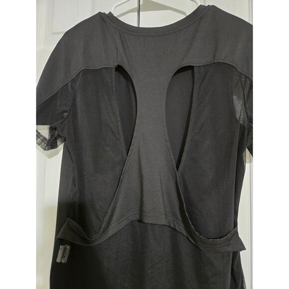 Shein medium women's black athletic tshirt - Picture 4 of 9